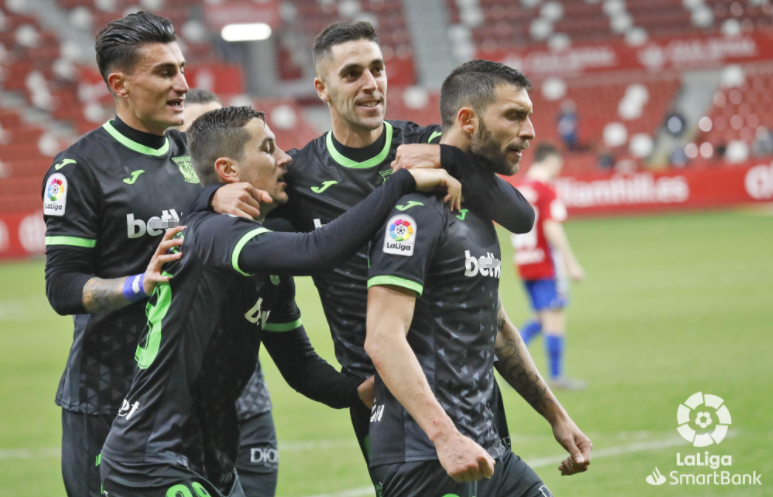  法兰克福客场绝平拜仁，争冠格局生变  