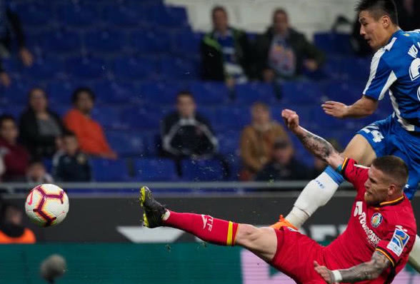  欧塞尔防守反击战术奏效，客场带走胜利