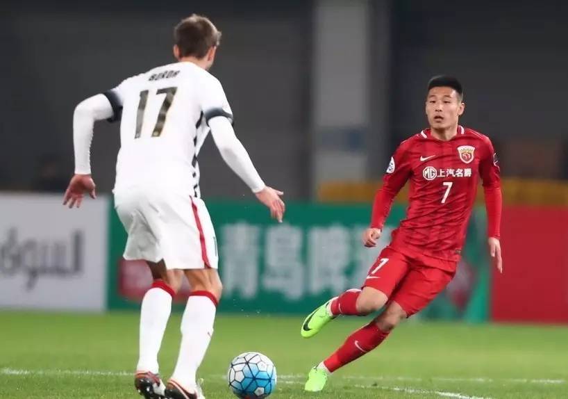  亚眠门将超常发挥，高接抵挡力拒强敌攻势全身而退